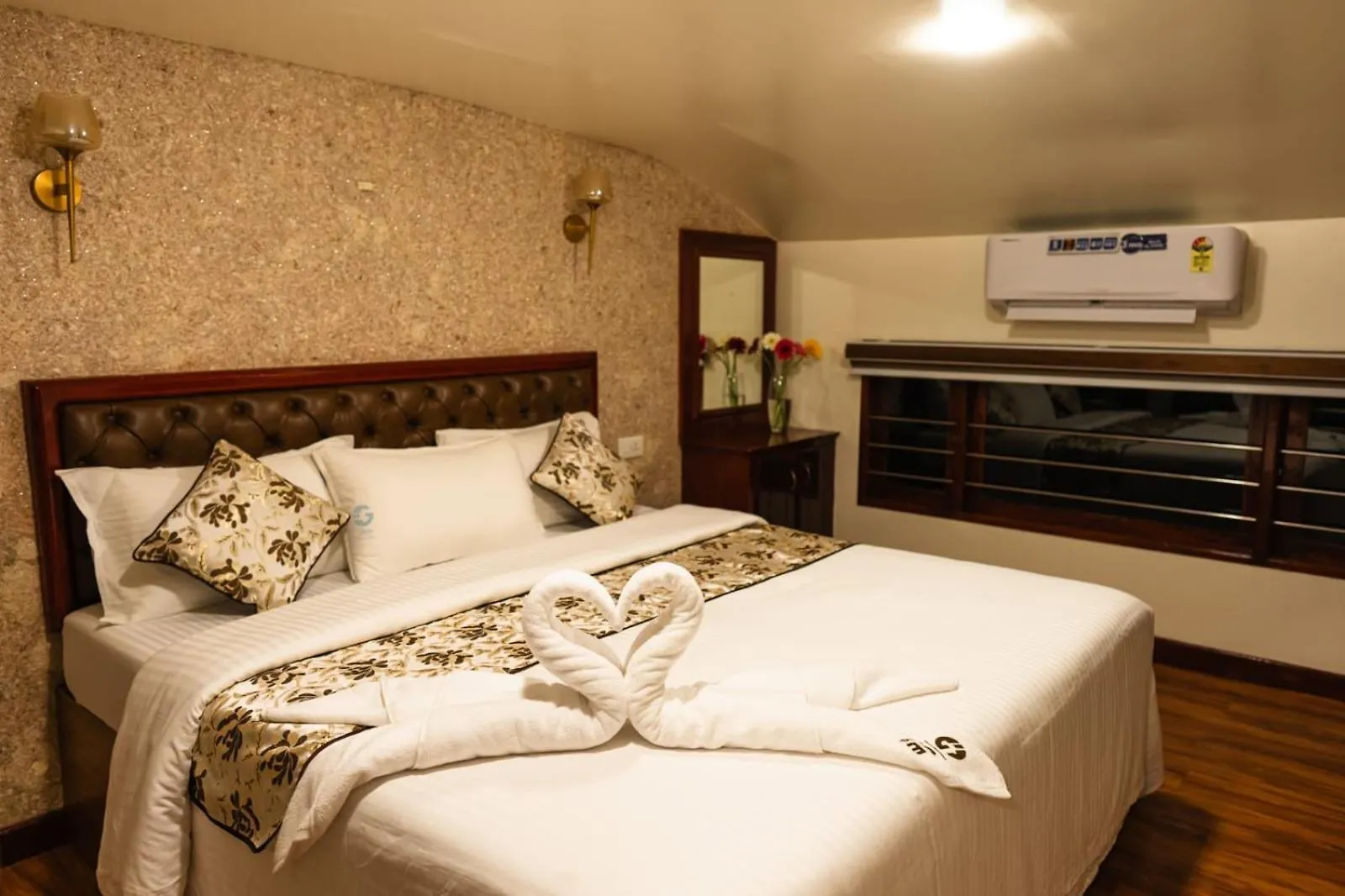 Elegant Boathouse Hotel Alappuzha 3*,