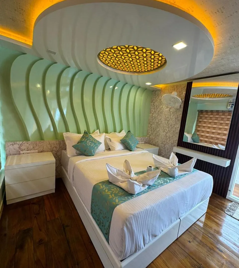 Elegant Boathouse Hotel Alappuzha Botel